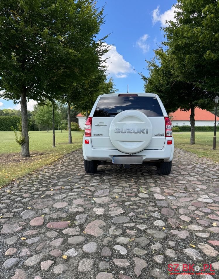 2010' Suzuki Grand Vitara photo #5