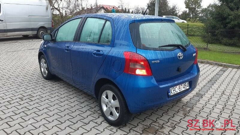 2008' Toyota Yaris photo #4