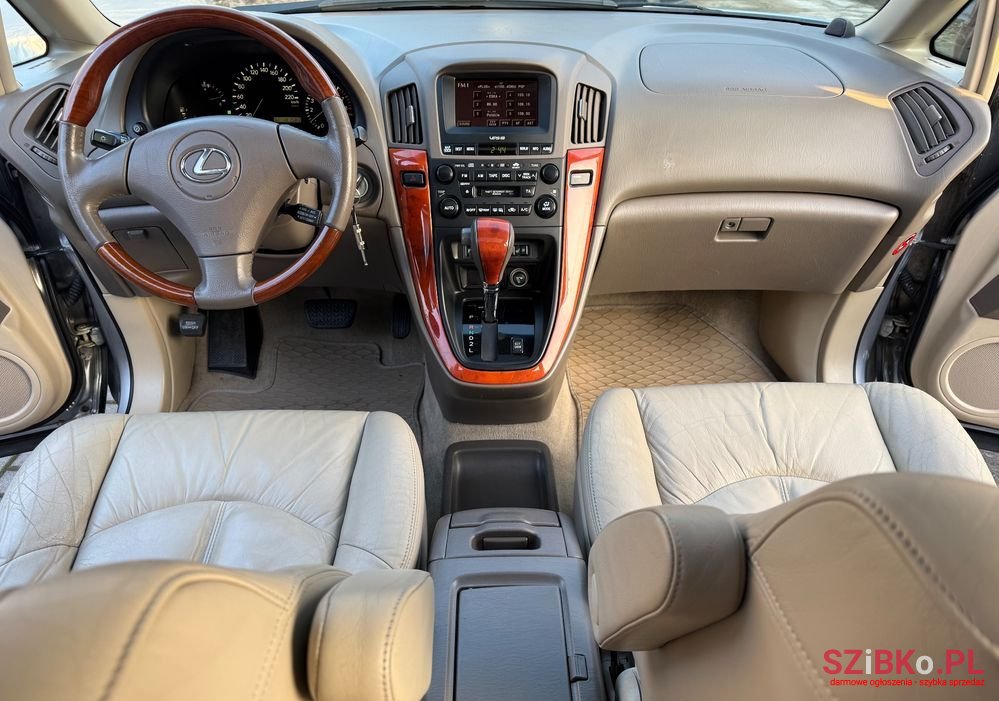 2002' Lexus RX 300 Luxury photo #6