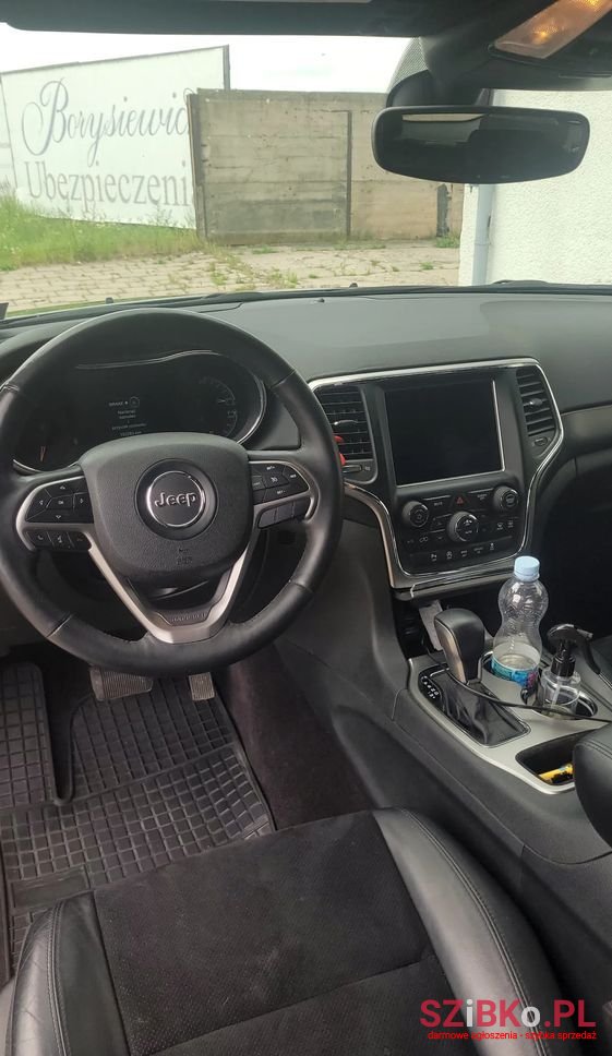 2018' Jeep Grand Cherokee photo #4