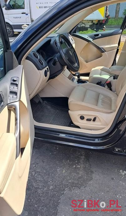 2009' Volkswagen Tiguan photo #3