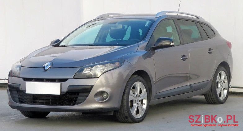 2011' Renault Megane photo #1