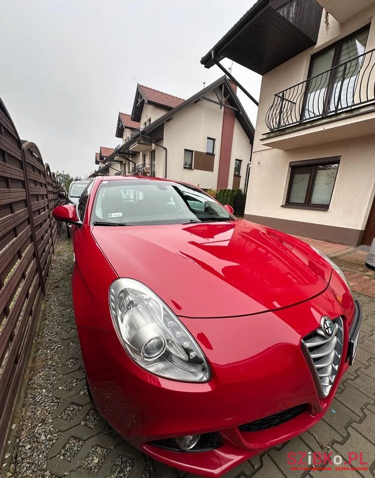 2014' Alfa Romeo Giulietta photo #3