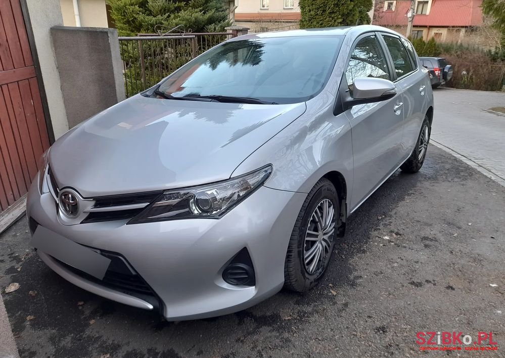 2014' Toyota Auris 1.33 Vvt-I Active photo #1