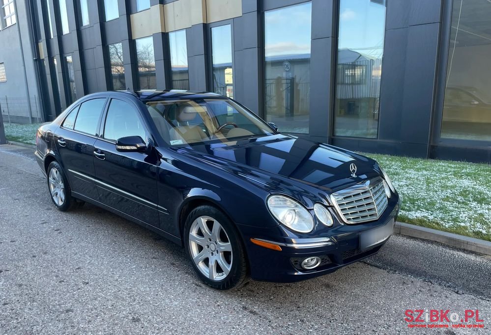 2008' Mercedes-Benz E-Class 350 4-Matic photo #1