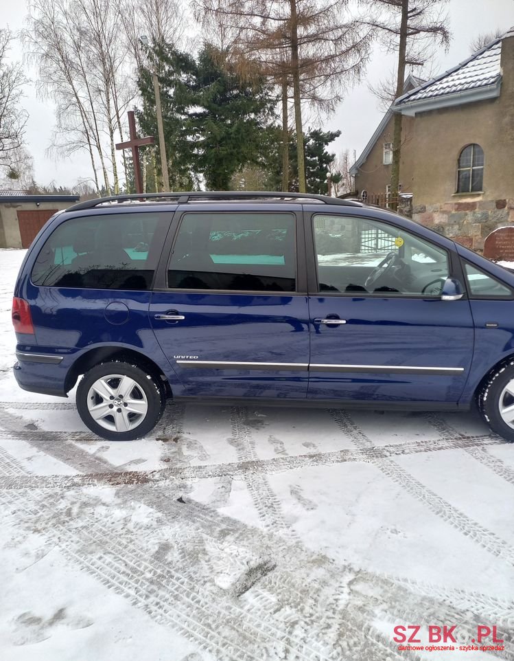 2009' Volkswagen Sharan photo #3