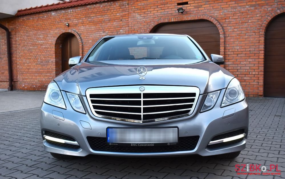 2012' Mercedes-Benz E-Class photo #3