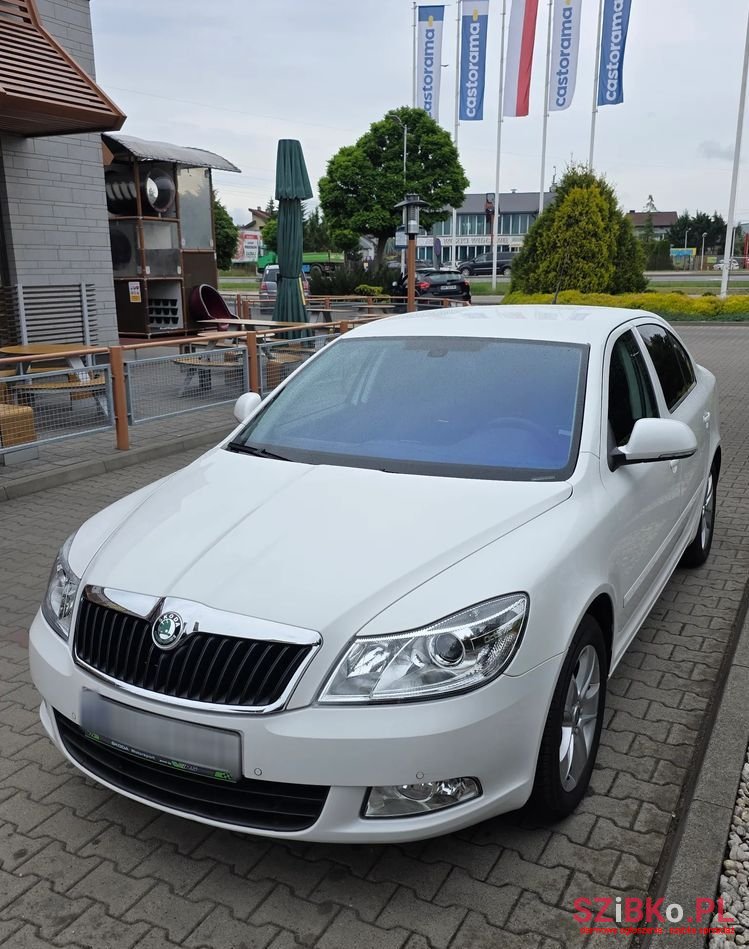 2010' Skoda Octavia 1.6 Elegance photo #1