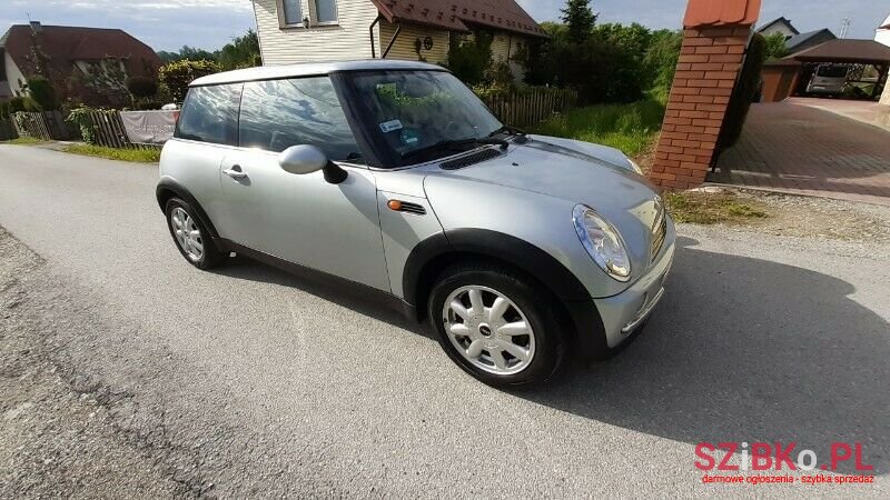 2002' MINI One photo #2
