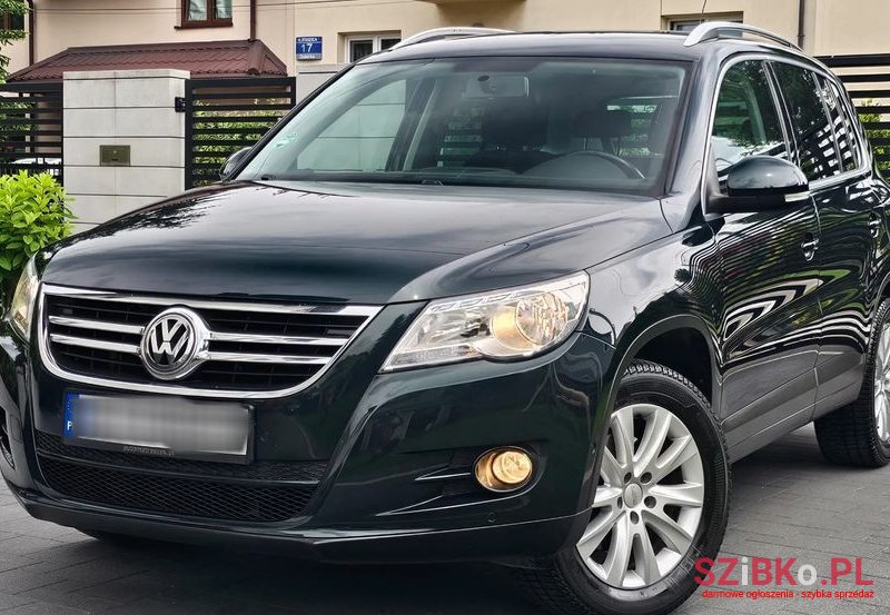 2011' Volkswagen Tiguan photo #1