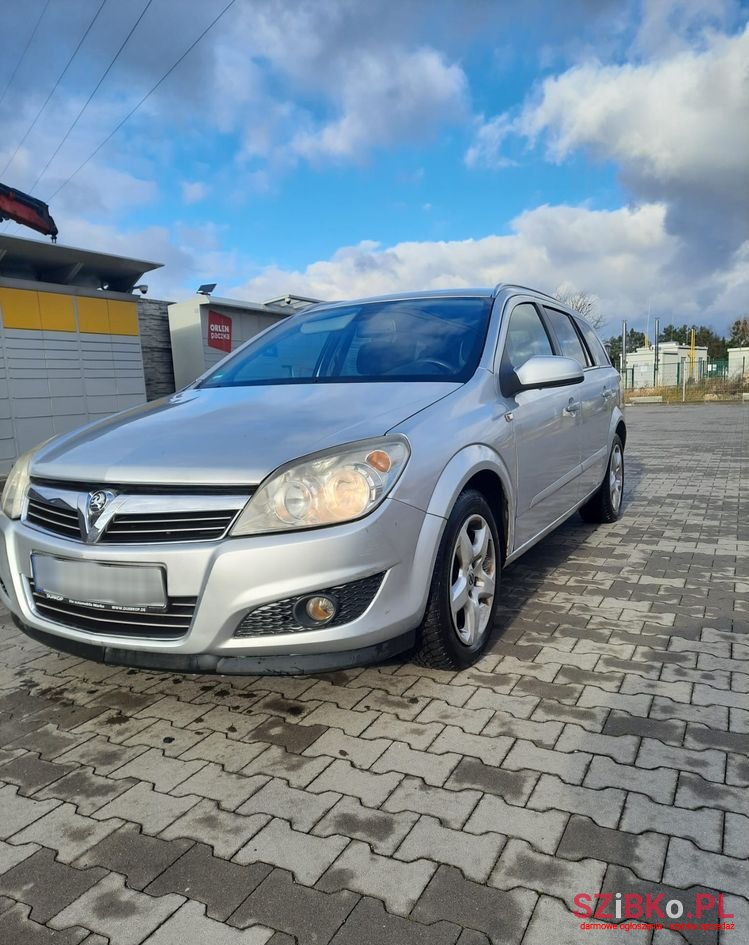 2008' Opel Astra photo #1