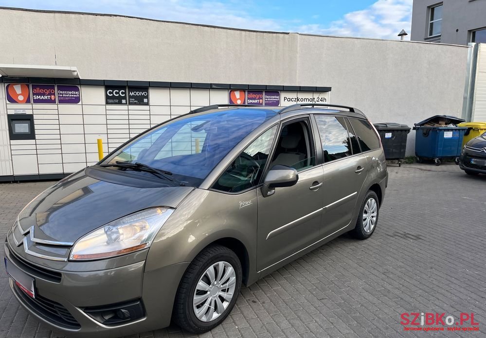 2009' Citroen C4 Grand Picasso photo #3