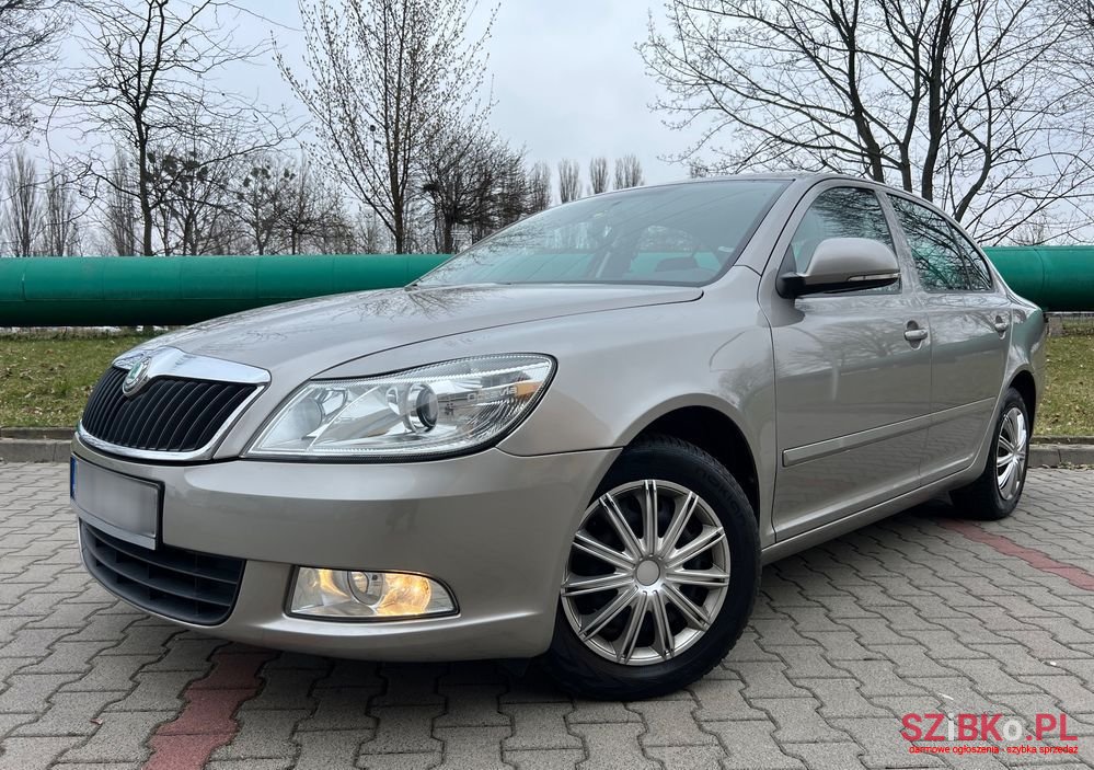 2010' Skoda Octavia 1.9 Tdi Elegance photo #3