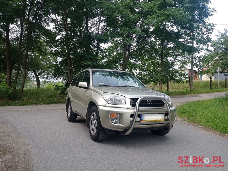 2001' Toyota RAV4 photo #2