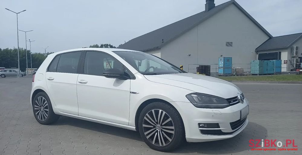 2012' Volkswagen Golf photo #4