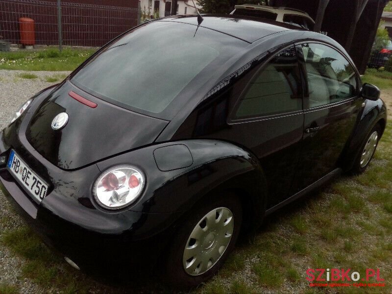 2001' Volkswagen New Beetle photo #2