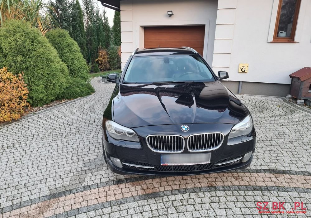 2012' BMW 5 Series photo #2