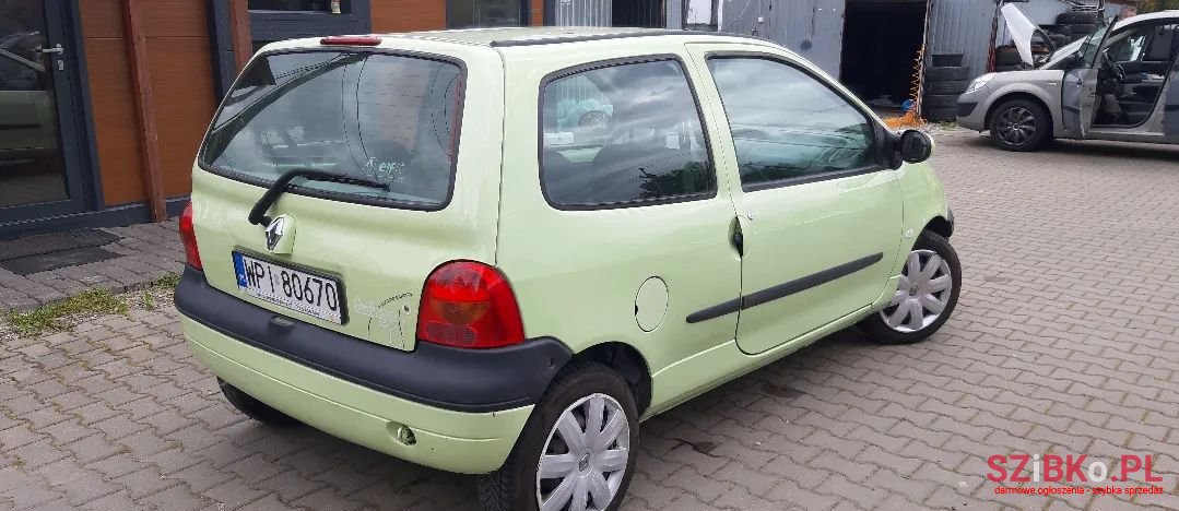 2006' Renault Twingo photo #2