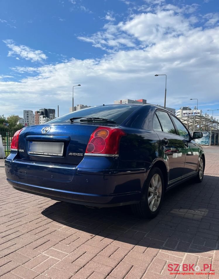 2010' Toyota Avensis photo #5