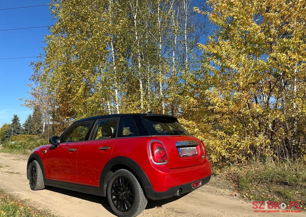 2014' MINI Cooper Standard photo #6