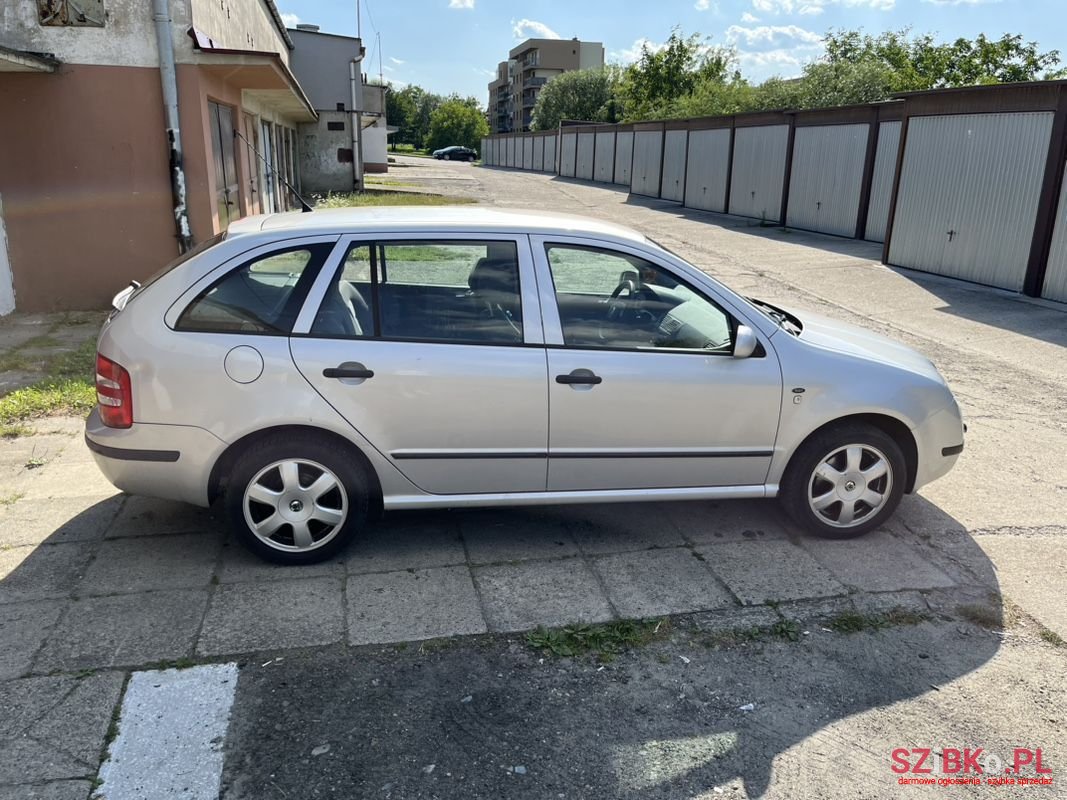 2002' Skoda Fabia photo #5