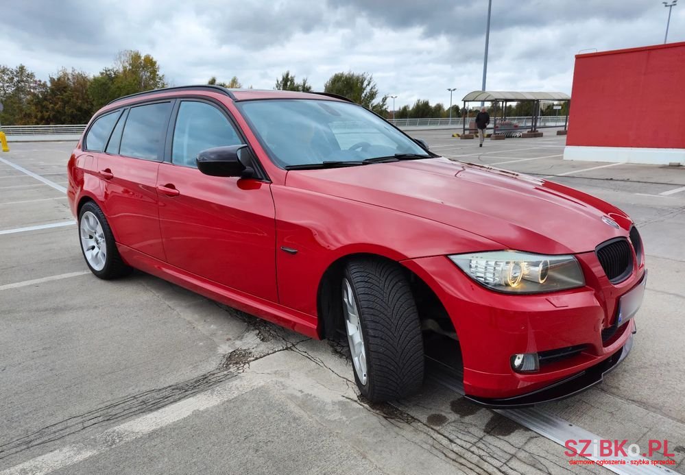 2010' BMW 3 Series 318I Touring photo #5