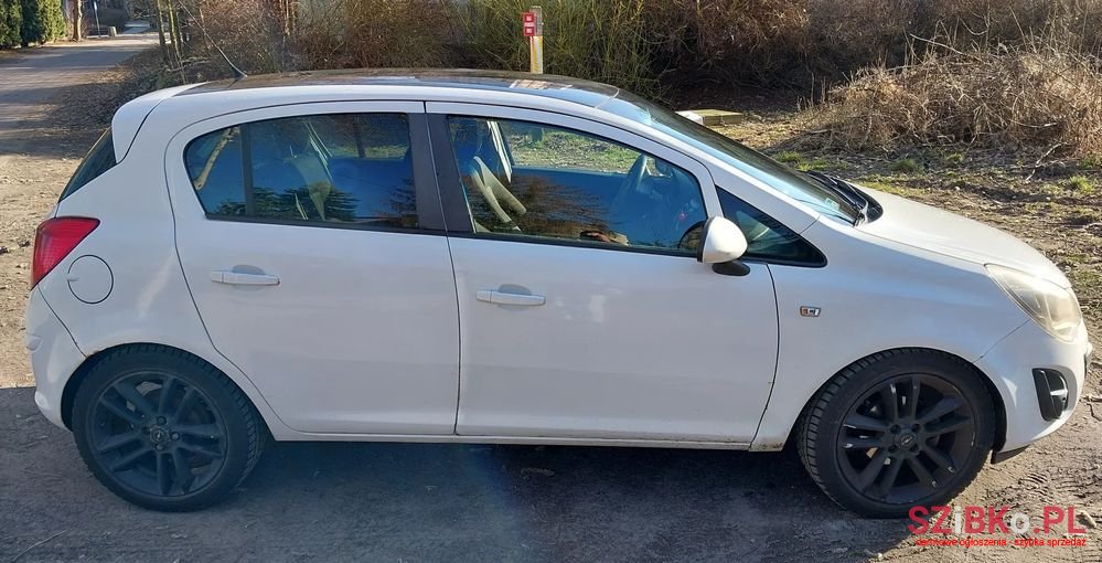 2011' Opel Corsa photo #5