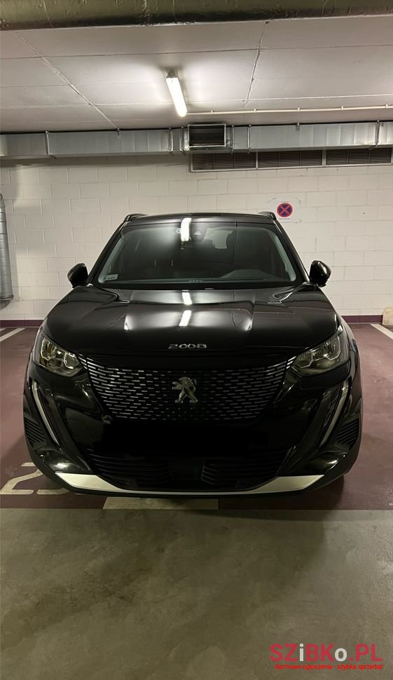 2021' Peugeot 2008 photo #2