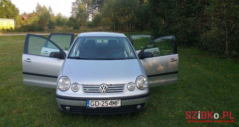 2002' Volkswagen Polo photo #2