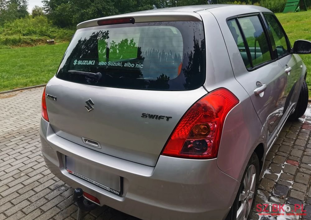 2008' Suzuki Swift 1.3 Club photo #3