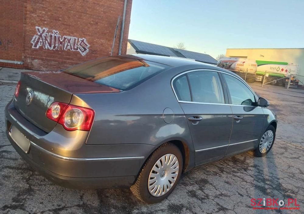 2007' Volkswagen Passat photo #6