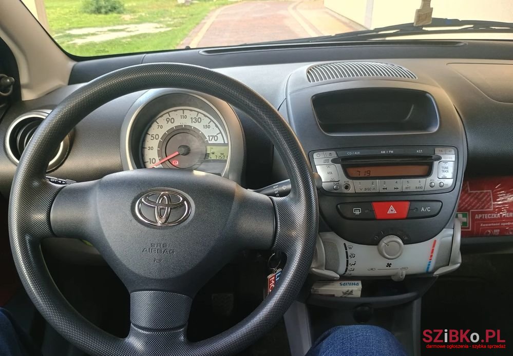 2008' Toyota Aygo photo #5