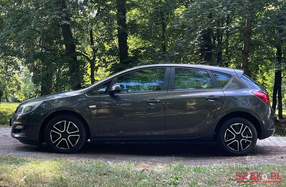 2014' Opel Astra 1.6 Active photo #5