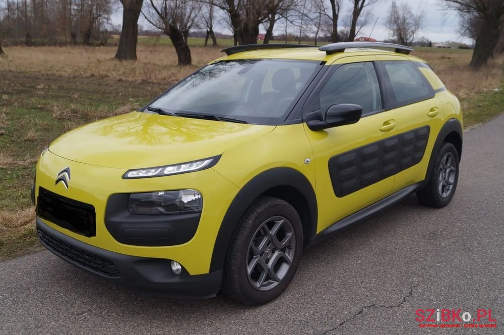 2015' Citroen C4 Cactus 1.2 Puretech Feel photo #2