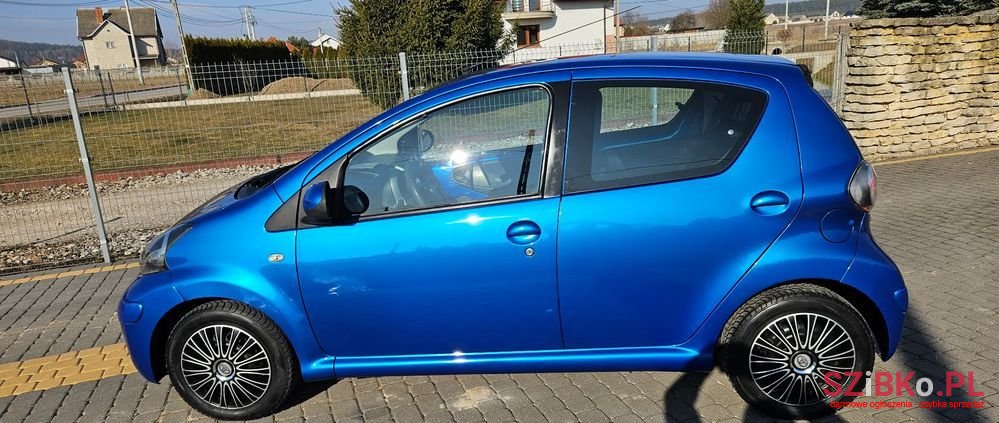 2010' Toyota Aygo photo #5