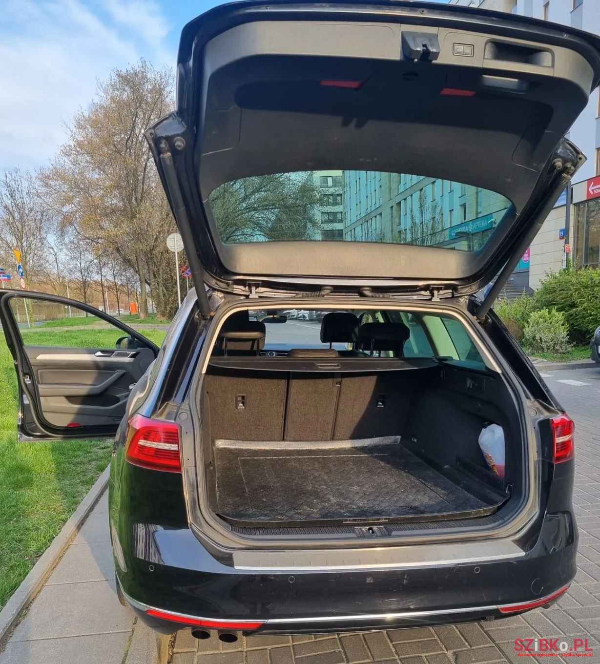 2016' Volkswagen Passat photo #6