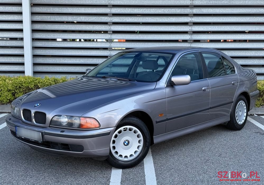 2000' BMW 5 Series 520I photo #1
