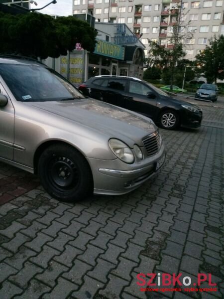 2004' Mercedes-Benz Klasa E photo #2