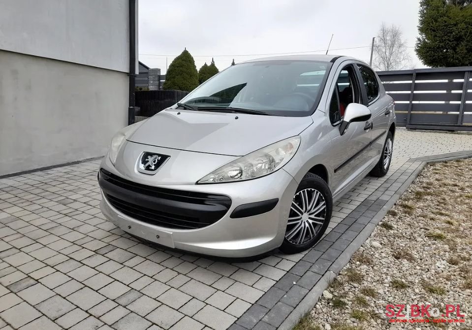 2009' Peugeot 207 photo #2
