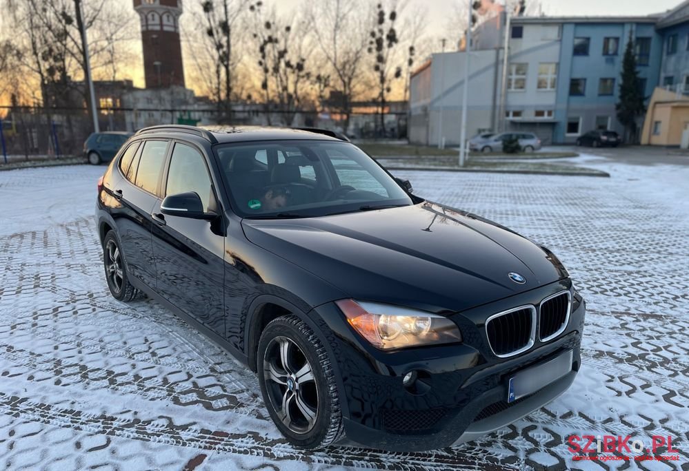 2013' BMW X1 Xdrive20I photo #2