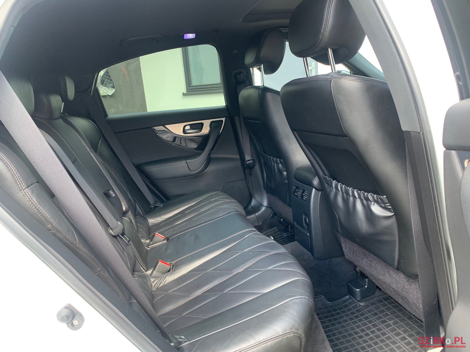 2011' Infiniti FX 30d S photo #3