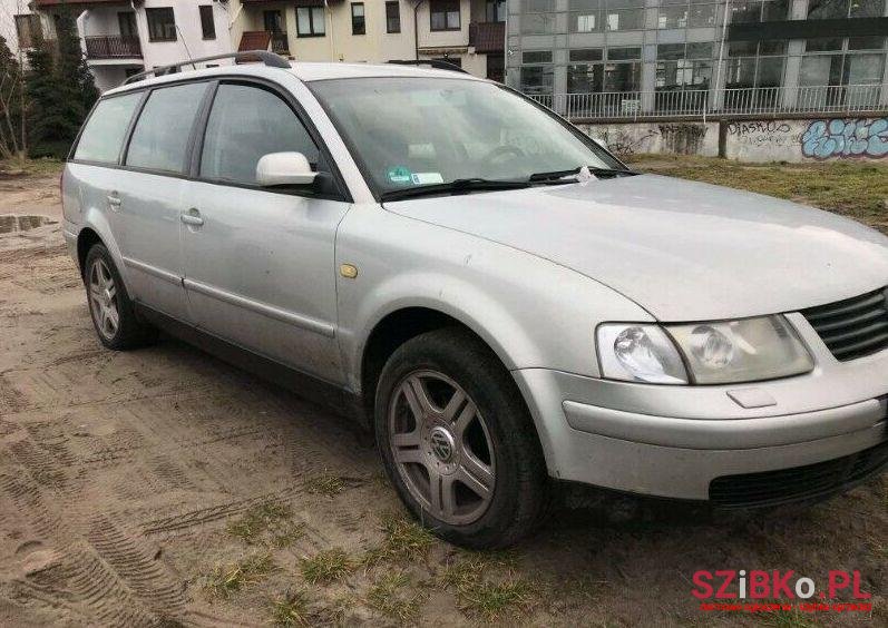 1999' Volkswagen Passat photo #1