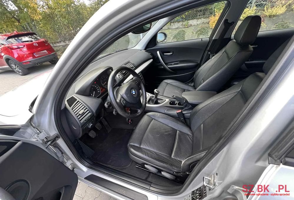 2007' BMW 1 Series 120I photo #3