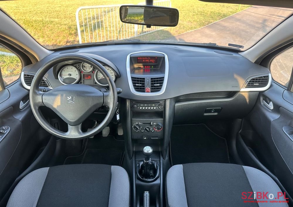 2006' Peugeot 207 1.4 16V Trendy photo #6