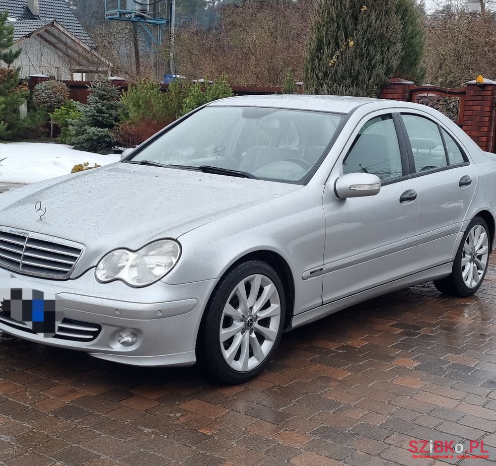 2004' Mercedes-Benz C-Class photo #1