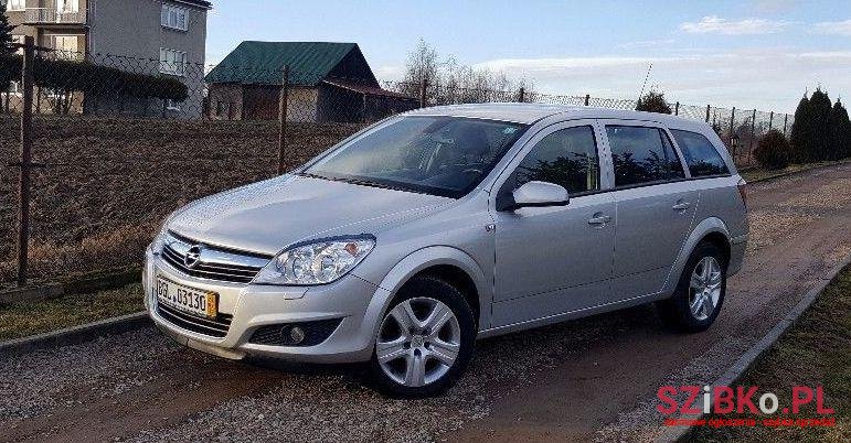 2009' Opel Astra photo #1