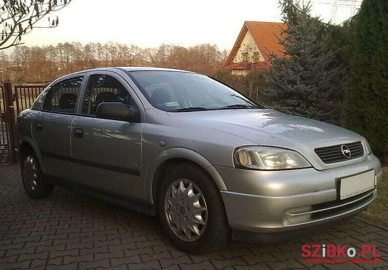 2007' Opel Astra photo #1