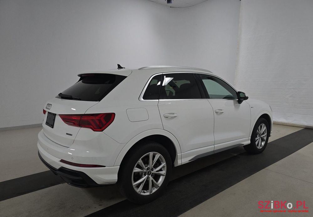 2022' Audi Q3 S Line S Tronic photo #4