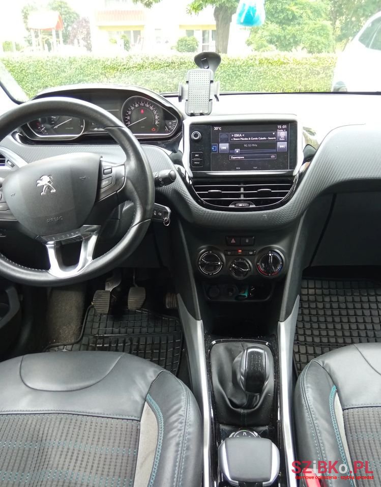 2015' Peugeot 2008 photo #6