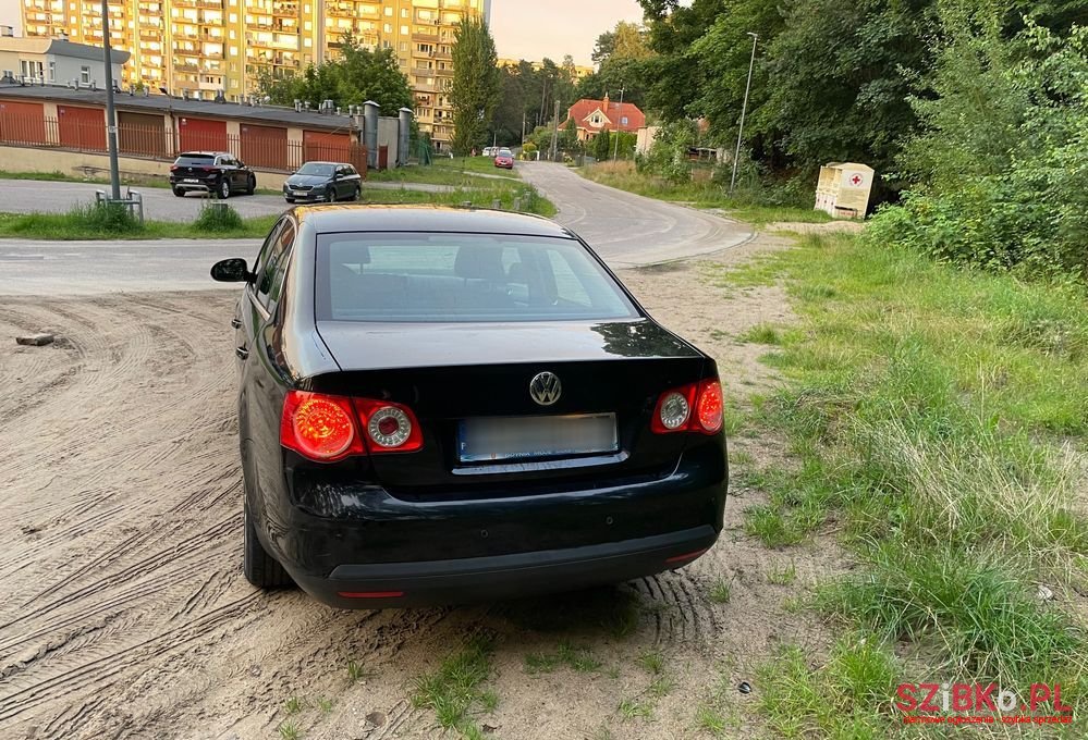 2008' Volkswagen Jetta photo #3